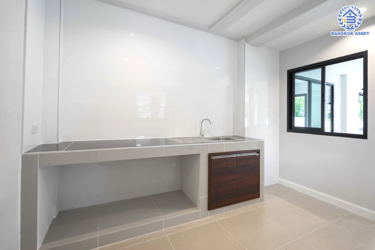 บ้านมือสองตกแต่งใหม่ ม.ศุภาลัย ออร์คิดปาร์ค2 ปิ่นเกล้า-ใกล้ถ.กาญจนาภิเษก หลังใหญ่ตกแต่งหรูหรา เนื้อที่ 85 ตร.ว. ฟังก์ชัน 4 ห้องนอน 4 ห้องน้ำ 1 ห้องแม่บ้าน จอดรถได้ 2 คัน บนทำเลเดินทางสะดวก เชื่อมต่อหลายเส้นทาง และเดอะมอลล์บางแค ทางด่วน "กาญจนาภิเษก" และรถไฟฟ้า "สถานีภาษีเจริญ"